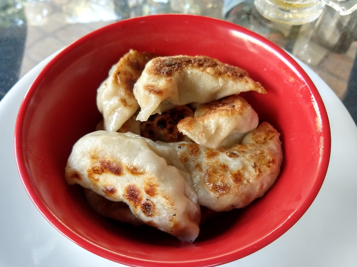 kothay momo serving