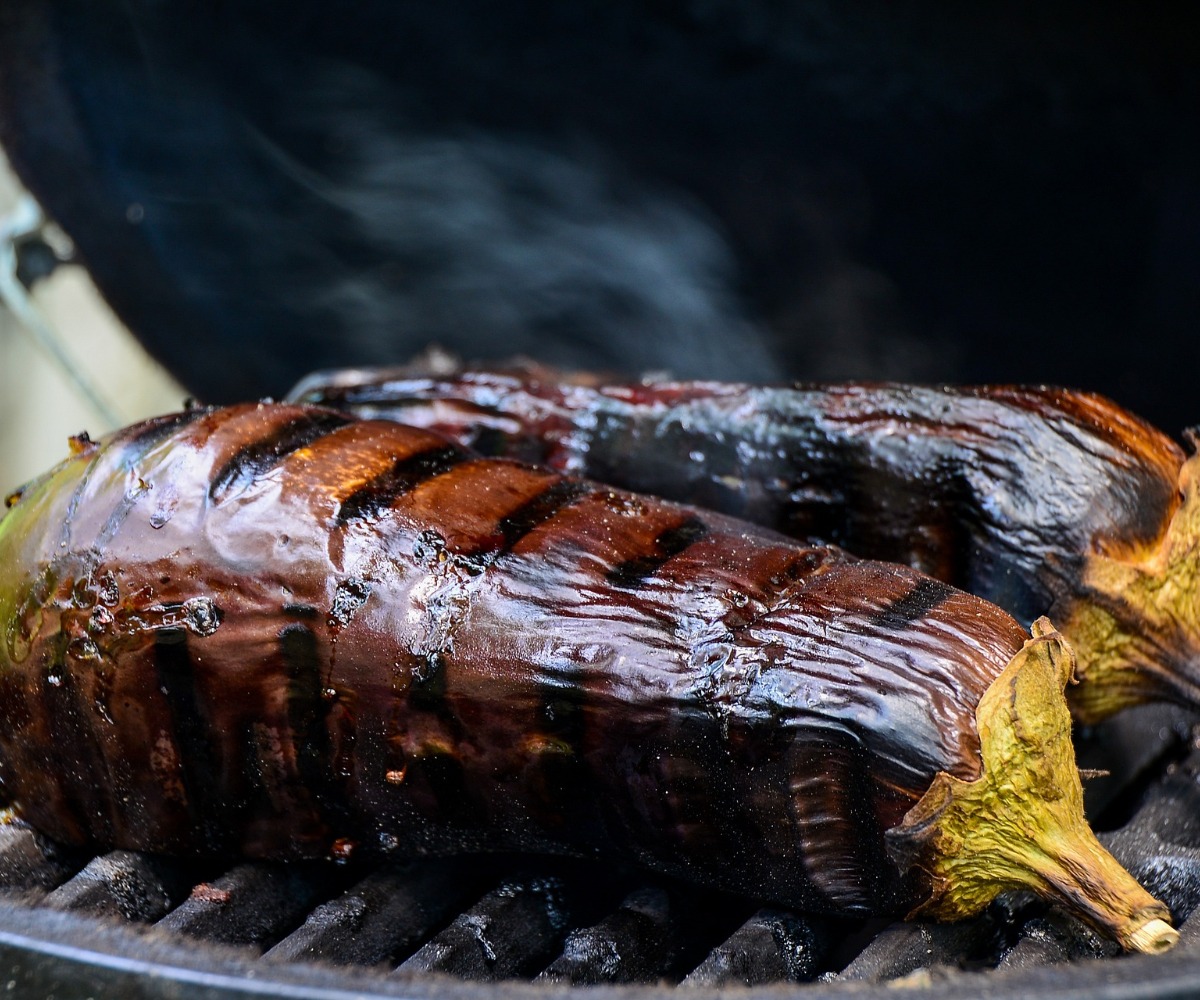 charred aubergine for eggplant dip or salad